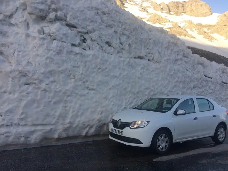 Van’da kar kalınlığı 4 metre!