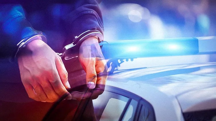 Tarlada vahşet: Komşusu karısının fotoğrafıyla şantaj yapınca çılgına döndü...