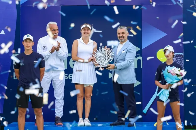 ankarada-tenis-ruzgari-esti-turk-telekom-ankara-openda-zafer-berfu-cengizin-oldu-1790595566732.jpeg