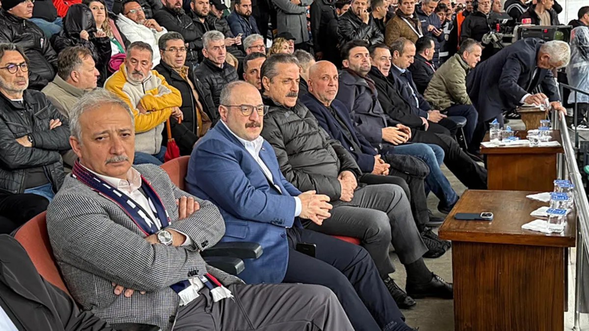Şampiyonluk yolunda kritik randevu: Varank ve Çelik tribünde Şampiyonluk yolunda kritik randevu: Varank ve Çelik tribünde