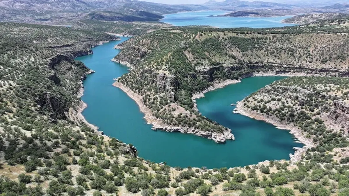 Günlük 250 bin varil petrol ve 25 milyon metreküp doğal gaz hedefi Günlük 250 bin varil petrol ve 25 milyon metreküp doğal gaz hedefi