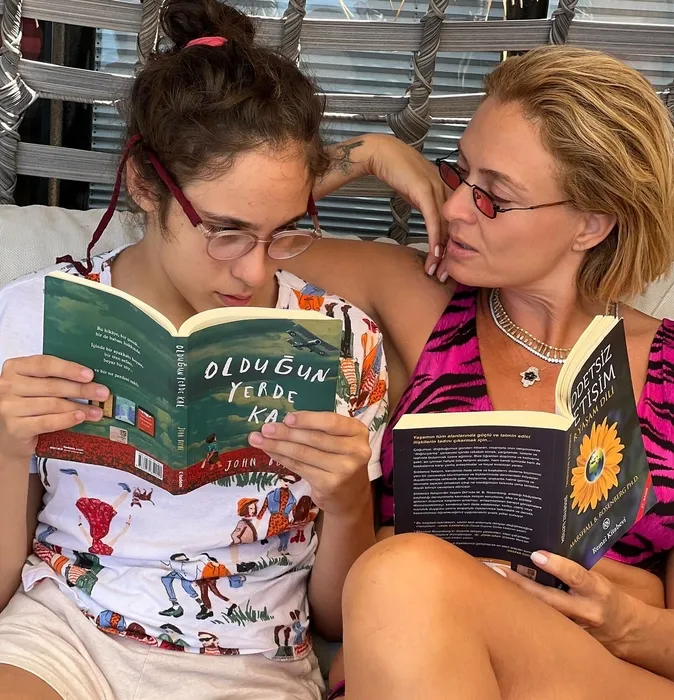 İlk göz ağrısı koca kız oldu... Ceyda Düvenci’nin 14 yaşına giren Melisa için duygu yüklü mesajı: Kuzey yıldızım, hayat öğretmenim