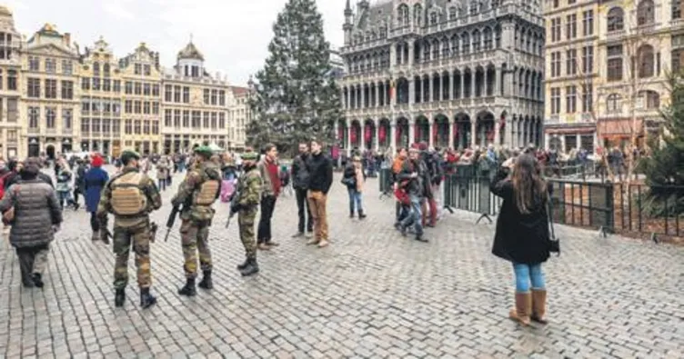 Kuran düşmanı ırkçılara sınırdışı