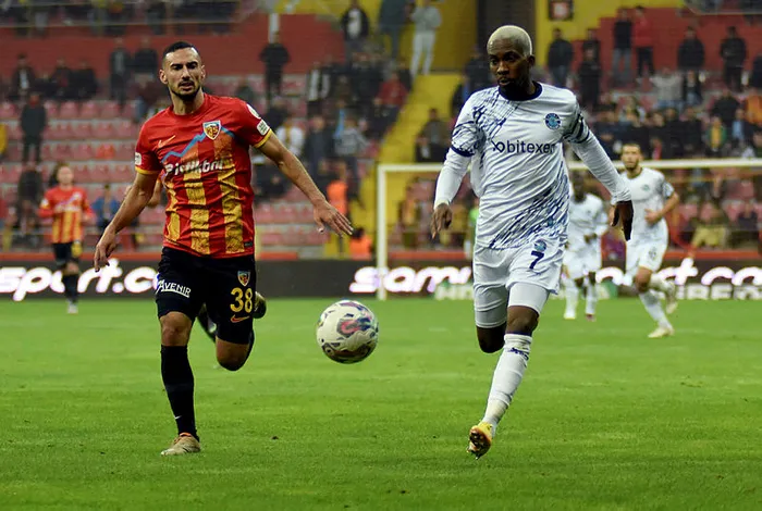 kayserispor-geriden-geldi-1-puani-kapti-adana-demirspora-buyuk-sok-1667146905891.jpg