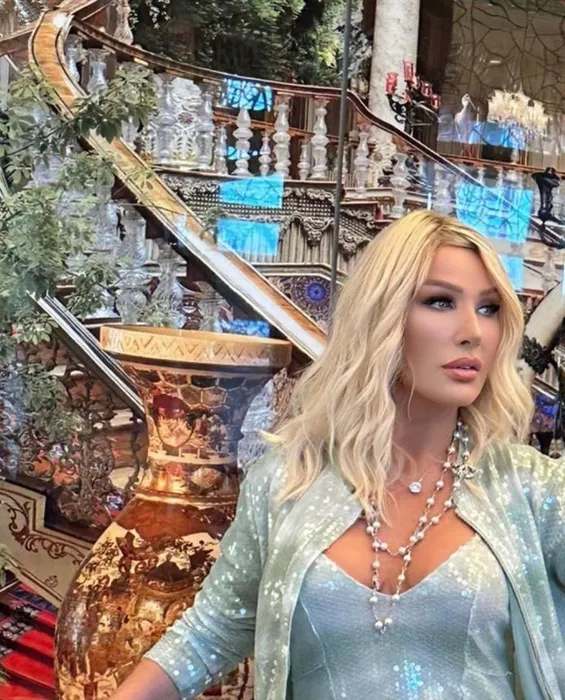 ‘Aşk’ kadını Seda Sayan’dan ‘mutluluk’ paylaşımı! Öylece gidiyoruz yârimle…