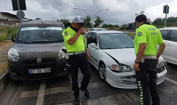 Samsun’da hafif ticari araç otomobile yandan çarptı: 3 yaralı! #samsun