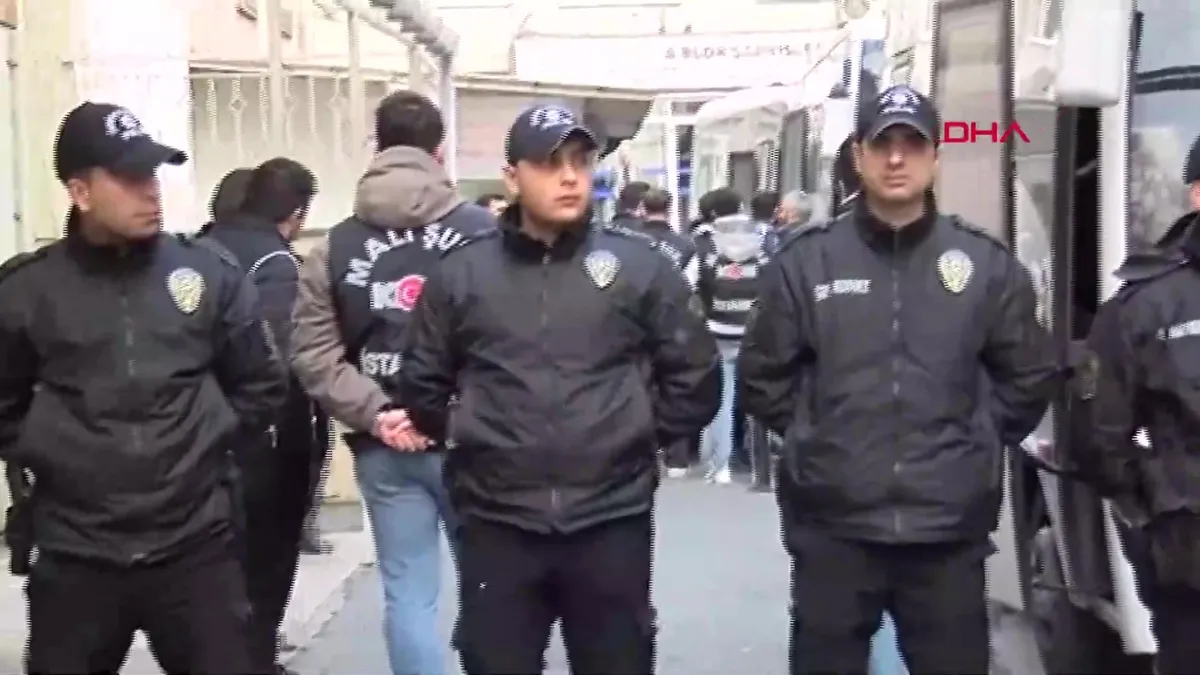 Son dakika | Ataşehir Belediyesi rüşvet soruşturmada gözaltına alınanlar sağlık kontrolünden geçirildi | Video videosunu izle Son dakika | Ataşehir Belediyesi rüşvet soruşturmada gözaltına alınanlar sağlık kontrolünden geçirildi | Video videosunu izle