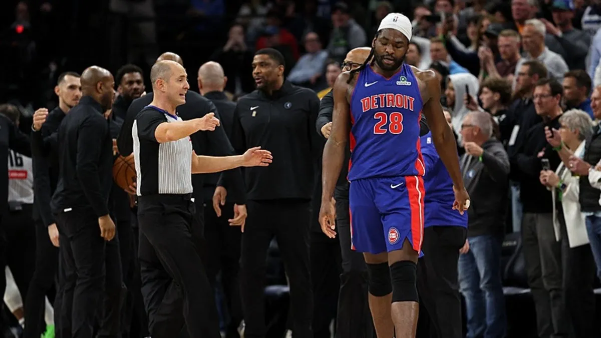 NBA'de büyük kavga: 5 oyuncu ve 2 antrenör ihraç edildi