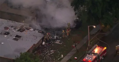 ABD’de evlerin üzerine uçak düştü: 4 ölü