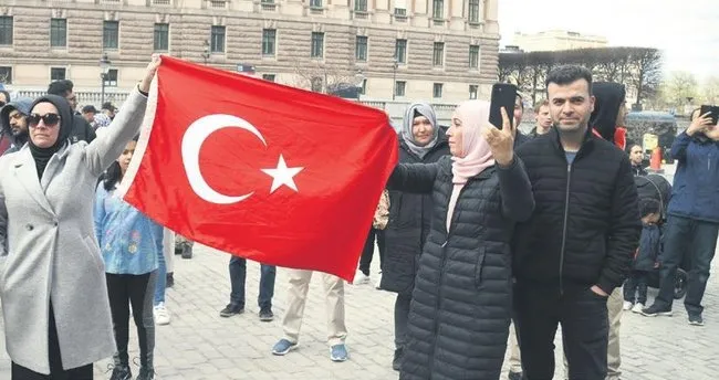Alçak eylem İsveç’te protesto edildi
