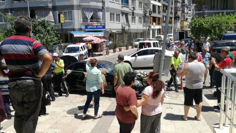 Genç çift düÄüne giderken kaza yapıp hastanelik oldu