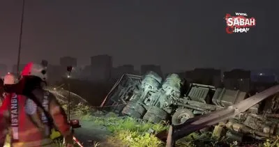 Başakşehir’de iplik yüklü kamyon ağaçlık alana devrildi | Video