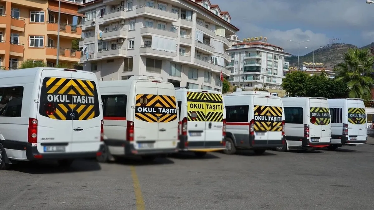İSTANBUL OKUL SERVİS ÜCRETLERİ 2026-2027 | İstanbul’da okul servisi ne kadar, aylık ve yıllık ücretler kaç TL?