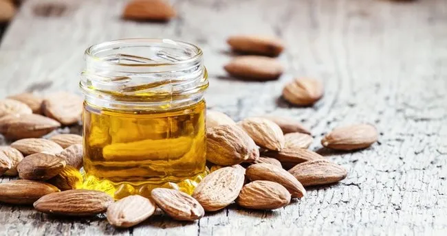 Acı Badem Yağının Faydaları Nelerdir, Ne İçin Kullanılır? Acı Badem Yağı Ne İşe Yarar, Hangi Hastalıklara ve Neye İyi Gelir, Cilde Faydaları Neler?