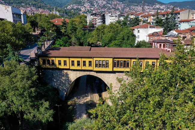 turkiye-kultur-yolu-festivalinin-sekizinci-duragi-bursa-kultur-sanat-ve-lezzet-soleni-9-gun-boyunca-surecek-1782286256280.jpg