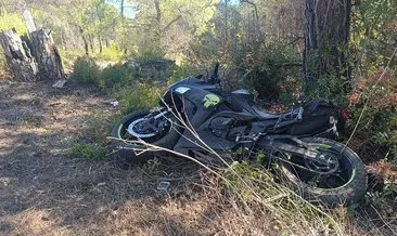 Manavgat'ta sürücü motosikletiyle virajı alamadı: Ormanlık alana sürüklendi! #antalya