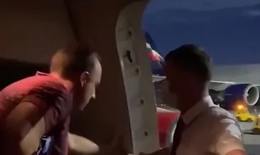 Antalya uçağında akılalmaz olay: Yolcular acil çıkış kapısını açtı