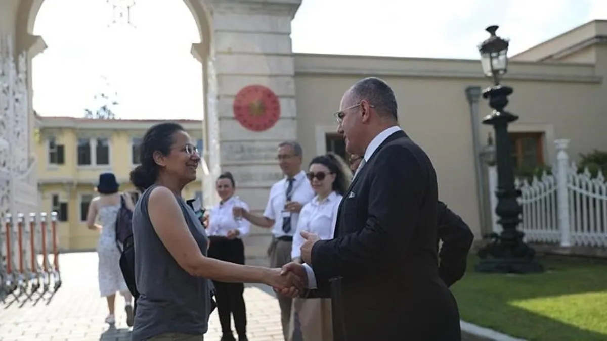 Kapılarını 100 yıl sonra müze olarak yeniden açan Yıldız Sarayı’nı bir günde 7 bin 420 kişi ziyaret etti Kapılarını 100 yıl sonra müze olarak yeniden açan Yıldız Sarayı’nı bir günde 7 bin 420 kişi ziyaret etti