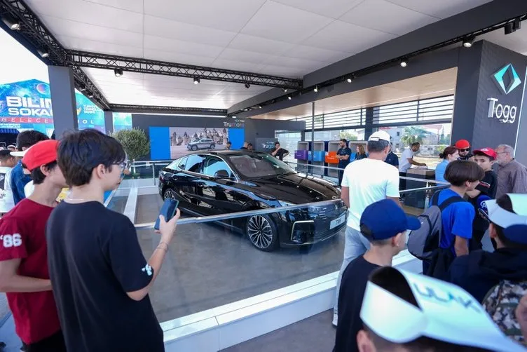 İşte yerli otomobil Togg’un ilk sedan modeli: T10F TEKNOFEST Adana’da görücüye çıktı!