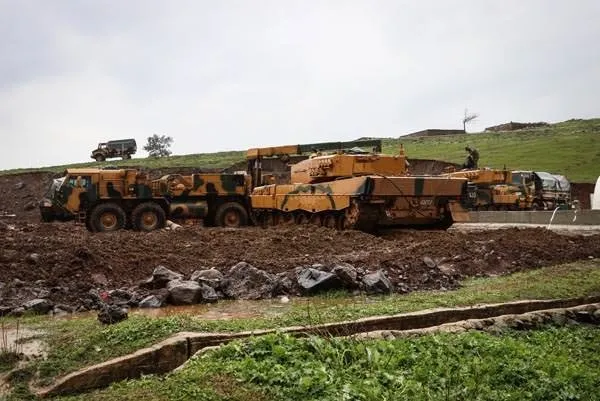 Ant içen komandolar Afrin'e hareket etti