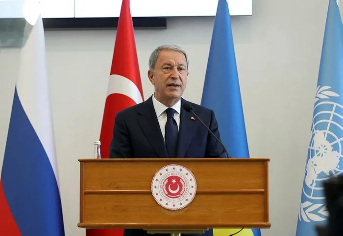 Bakan Akar: Çok yakında ilk geminin Ukrayna limanlarından ayrıldığını duyacağız
