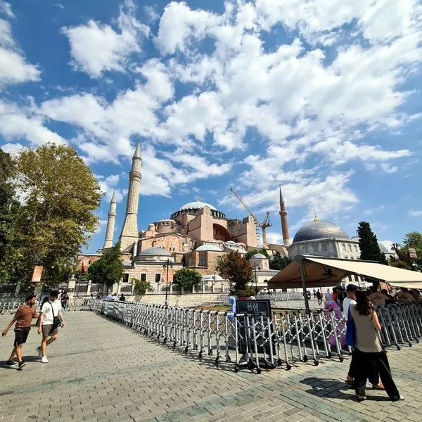 ayasofyada-buyuk-koruma-seferberligi-suruyor-ayasofyanin-guvenliginde-yapay-zeka-donemi-baslatildi-1756736601345.jpg