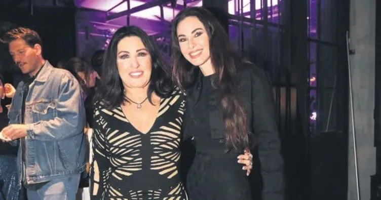 Zamansızlık temalı doğum günü partisi