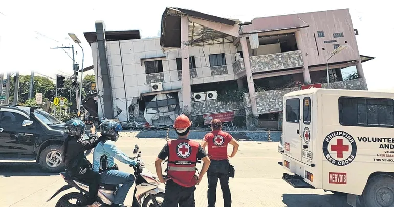 Filipinler’de 7.8’lik deprem