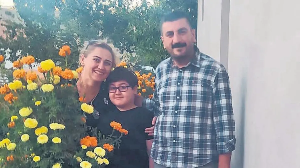 Gülfidan hemşire oğluna şifa arıyor