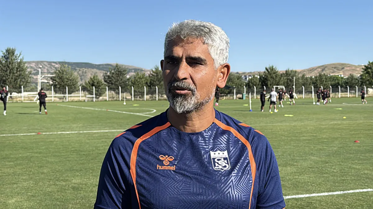 Sivasspor Teknik Direktörü İsmet Taşdemir