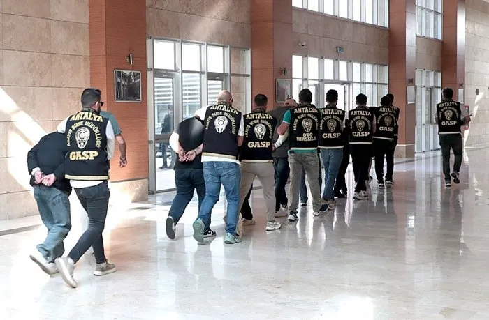 antalya-is-yerine-patlayici-maddeli-saldiriya-10-tutuklama-1762252432757.jpg