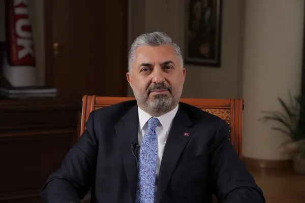 son-dakika-rtuk-baskani-muhalif-gazeteci-ipek-ozbey-ile-fotografi-hakkinda-ilk-kez-konustu-bir-grup-elit-gencl-1744967385415.jpg