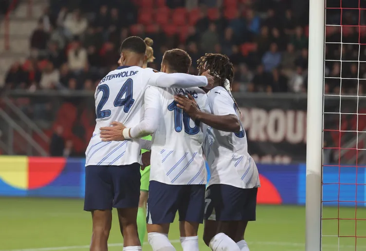 SON DAKİKA FENERBAHÇE HABERLERİ: Fenerbahçe’ye çılgın gelir: Kasa dolacak! Jayden Oosterwolde’nin bonservisi belli oldu…