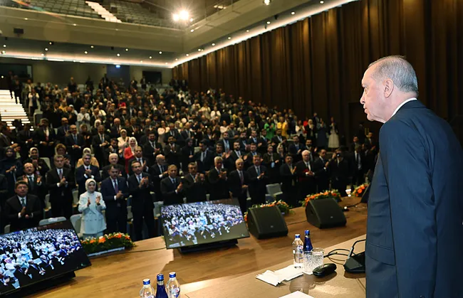 Başkan Erdoğan'dan Leman'ın skandal kapağına sert tepki: Mizah kisvesiyle yapılan alçakça bir provokasyondur