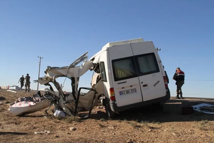 Mardin’de öğrenci servisi ile kamyon çarpıştı