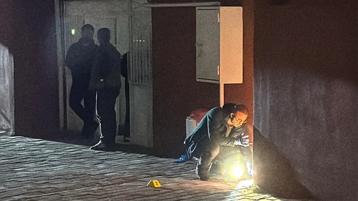 Eşini ve kızını yaraladı, kahvehanede kendini ihbar etti! Eşini ve kızını yaraladı, kahvehanede kendini ihbar etti!