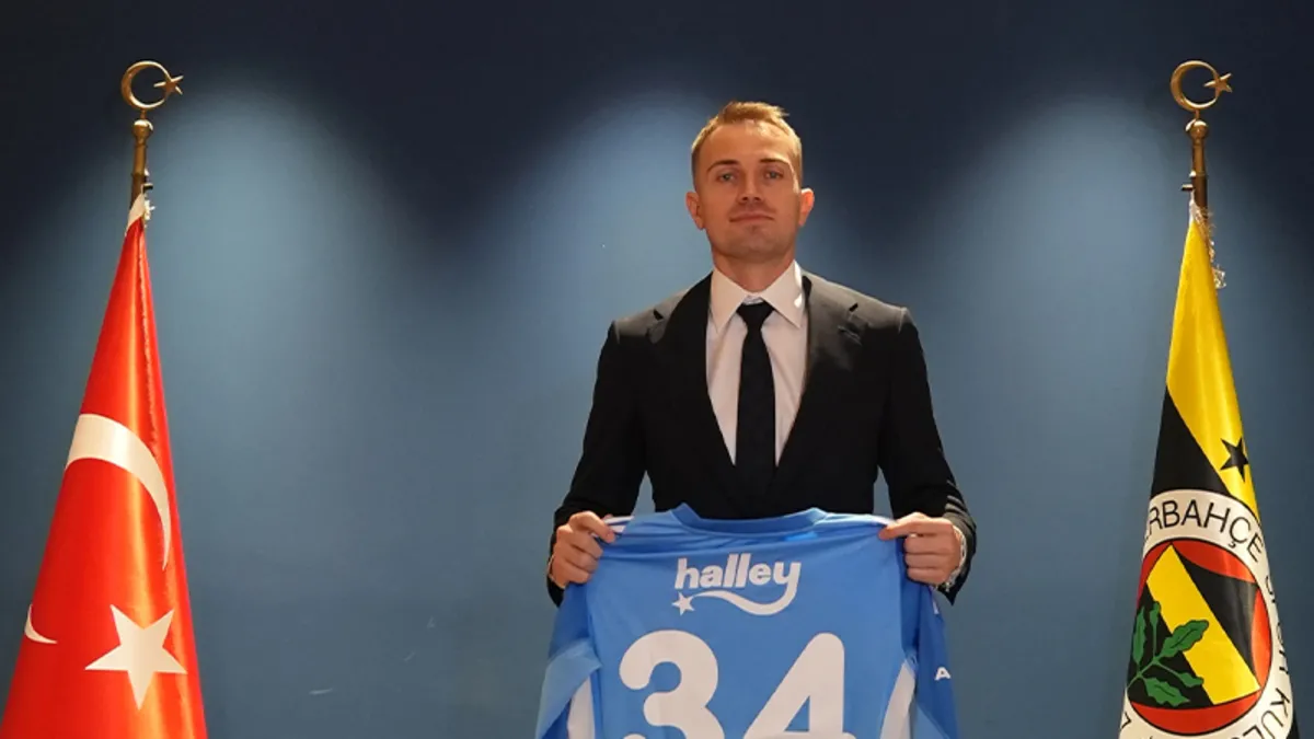 Fenerbahçe, Mert Günok’u açıkladı! Yıllar sonra geri döndü Fenerbahçe, Mert Günok’u açıkladı! Yıllar sonra geri döndü