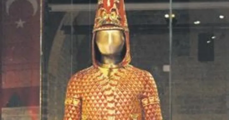 ‘Altın Elbiseli Adam’ Türkiye’de