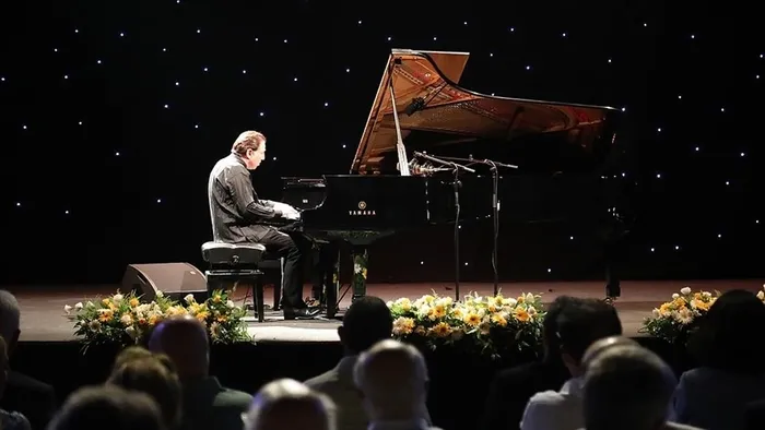 fazil-sayin-avrupadaki-4-konseri-isvicredeki-migros-tarafindan-iptal-edildi-1697832573266.jpg