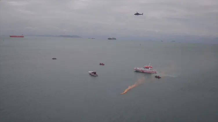 İstanbul Boğazı'nda hareketli dakikalar!