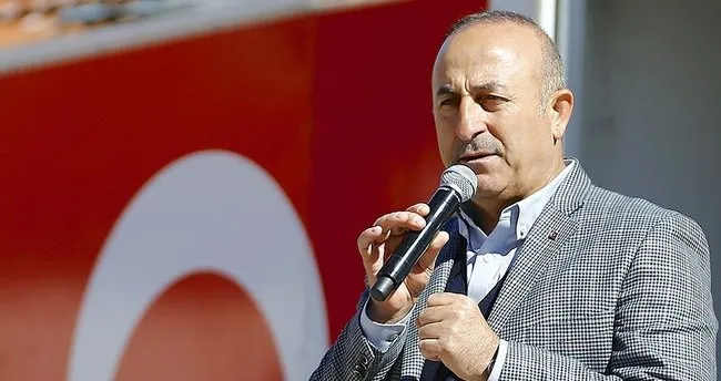 Dışişleri Bakanı Mevlüt Çavuşoğlu: Senin gazetecilerin ırkçı, basının yalancı!