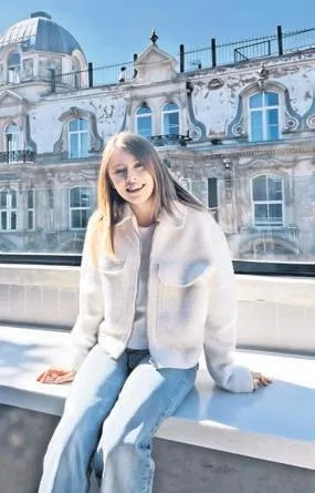Paris’te yeni bir hayat kurdu