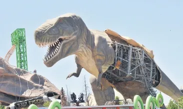 Siyasi hırs uğruna harabeye çevirdiler