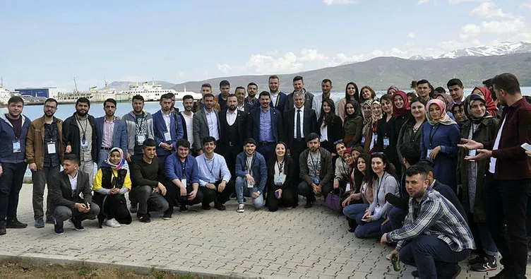81 ilinin gençleri Tatvan’da buluştu