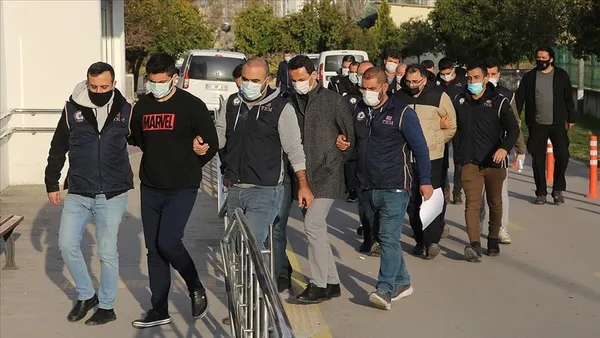 feto-takiyye-rehberini-guncellendi-sac-sakal-uzatin-enstruman-calin-spor-giyinin-1649042025034.jpg Son dakika: FETÖ, takiyye rehberini güncelledi! Saç sakal uzatın enstrüman çalın spor giyinin...