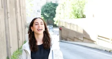 Ünlü oyuncunun ikizi başarısıyla dikkat çekiyor!