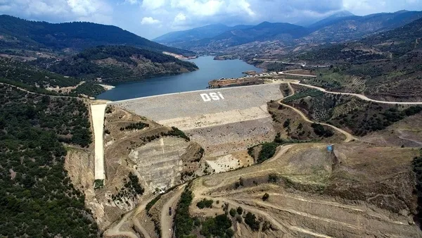 kucuk-menderese-can-suyu-205-bin-dekar-araziye-bereket-akacak-1779438690748.jpg