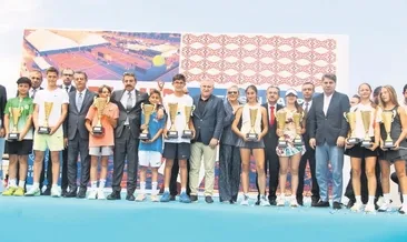 Tenis bahane barış şahane