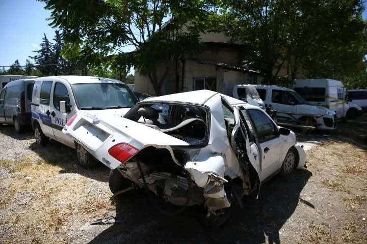 FETÖ'cü hainler 15 Temmuz gecesi polis araçlarını bu hale getirdi