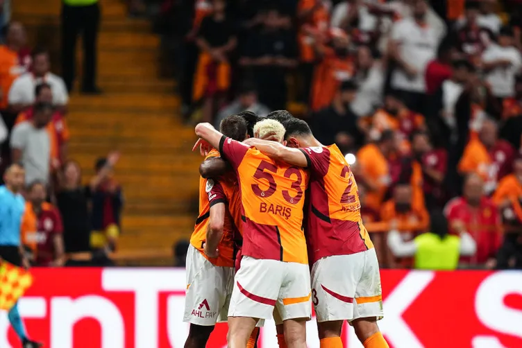SON DAKİKA GALATASARAY HABERLERİ: Devre arasında ilk transfer belli oldu! Galatasaray beklenmedik ismi alıyor…